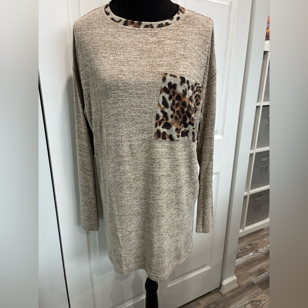 Easel Beige Leopard Pocket Long Sleeve Top